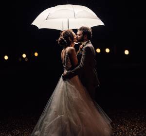 Gorgeous nightime wedding photography at vaulty manor