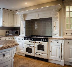 Immaculate farm house kitchen for your countryside wedding accommodation vaulty manor